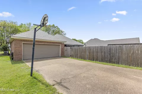 Exterior - 115 Arrow Dr, Clinton, MS 39056 photo 8 of 8