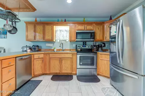 Kitchen - 70 N Grace Rd, Wiggins, MS 39577 photo 4 of 7