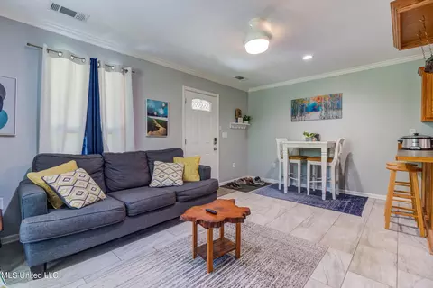 Living - 70 N Grace Rd, Wiggins, MS 39577 photo 4 of 5
