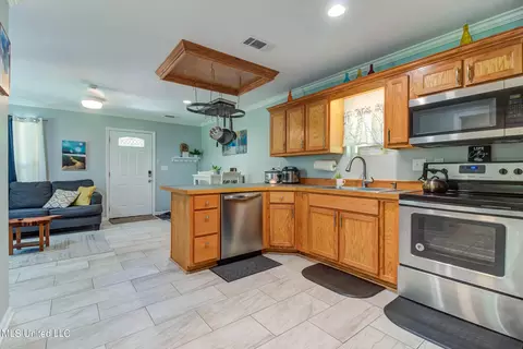 Kitchen - 70 N Grace Rd, Wiggins, MS 39577 photo 6 of 7