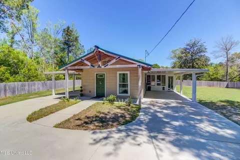 70 N Grace Rd, Wiggins, MS 39577