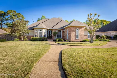 2109 Whitney Oaks Dr, Ocean Springs, MS 39564