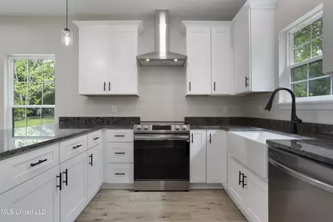 Kitchen - 3116 Smith Dr, Gautier, MS 39553 photo 4 of 5