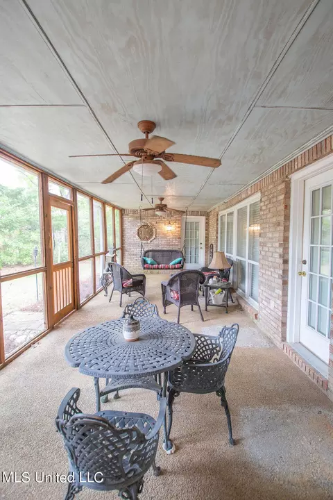 Exterior - 111 Farrington Pl, Madison, MS 39110 photo 4 of 12