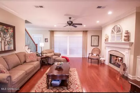Living - 111 Farrington Pl, Madison, MS 39110 photo 4 of 5