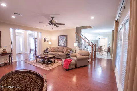 Living - 111 Farrington Pl, Madison, MS 39110 photo 3 of 5