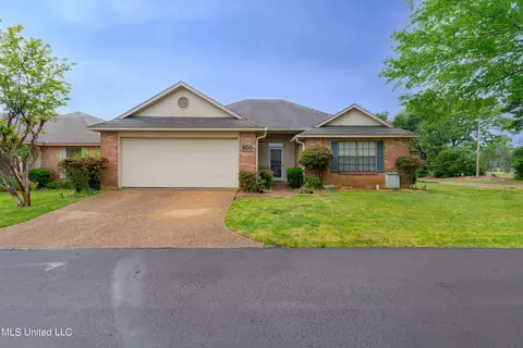 300 Waterfall Way, Clinton, MS 39056