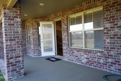 Exterior - 6211 Saphire Ln, Biloxi, MS 39532 photo 2 of 10