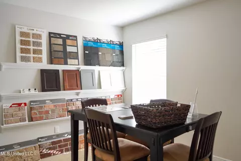 Dining - 6211 Saphire Ln, Biloxi, MS 39532 photo 2 of 6