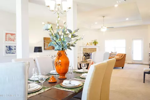 Dining - 6211 Saphire Ln, Biloxi, MS 39532 photo 5 of 6