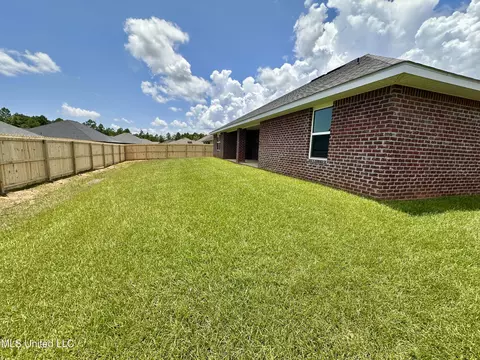 Exterior - 6211 Saphire Ln, Biloxi, MS 39532 photo 10 of 10