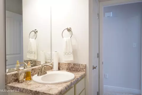 Bath - 6211 Saphire Ln, Biloxi, MS 39532 photo 2 of 4