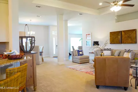 Living - 6211 Saphire Ln, Biloxi, MS 39532 photo 1 of 6