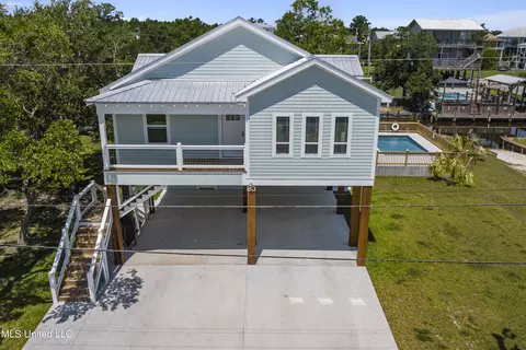 80 Fiber St, Bay Saint Louis, MS 39520