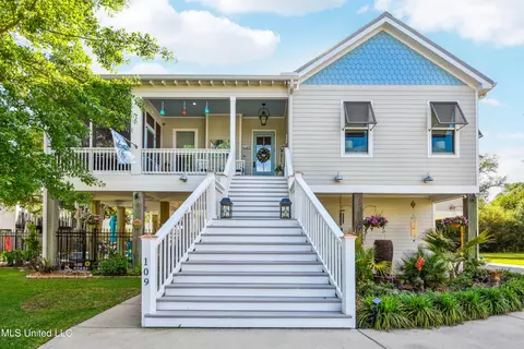 109 Whispering Pines Dr, Waveland, MS 39576
