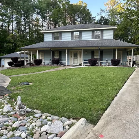 1148 Oak Glen Pl, Jackson, MS 39212