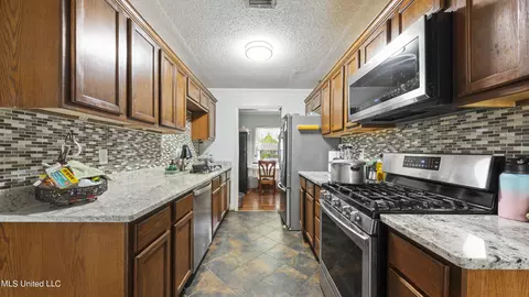 Kitchen - 8362 Cedarcrest Dr, Southaven, MS 38671 photo 1 of 2