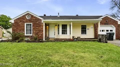 8362 Cedarcrest Dr, Southaven, MS 38671