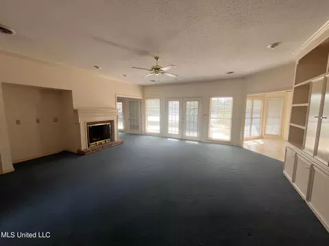 Living - 101 Northpointe Pkwy, Jackson, MS 39211 photo 1 of 3