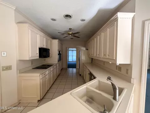 Kitchen - 101 Northpointe Pkwy, Jackson, MS 39211 photo 4 of 4