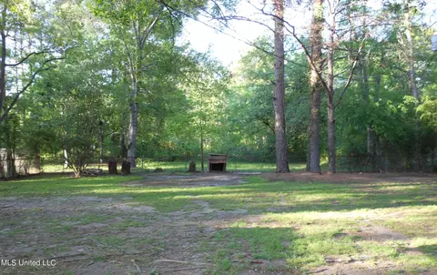 Exterior - 316 Southbrook Dr, Jackson, MS 39211 photo 5 of 7