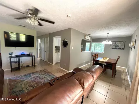 Living - 7117 Hampton Dr, Biloxi, MS 39532 photo 3 of 3