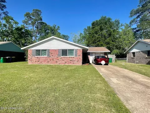7117 Hampton Dr, Biloxi, MS 39532
