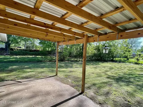 Exterior - 7117 Hampton Dr, Biloxi, MS 39532 photo 6 of 6