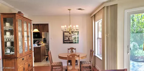 Dining - 4367 Starlanding Rd, Nesbit, MS 38651 photo 1 of 4