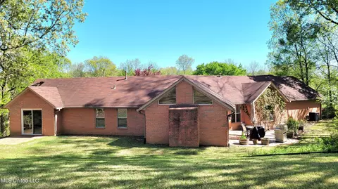 Exterior - 4367 Starlanding Rd, Nesbit, MS 38651 photo 7 of 10