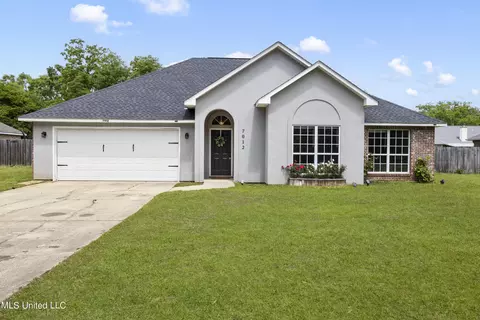 7012 Pinehurst Dr, Ocean Springs, MS 39564