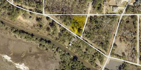 9220 Seacliff Blvd, Ocean Springs, MS 39564