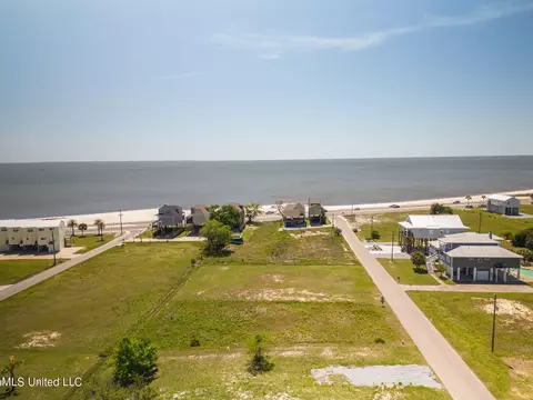 315 S Seashore Ave, Long Beach, MS 39560