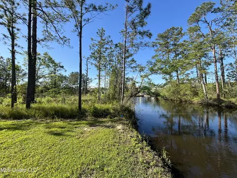 10046 Fiesta St, Bay Saint Louis, MS 39520