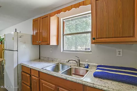 Kitchen - 3248 Mable St, Jackson, MS 39209 photo 2 of 2