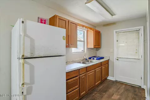 Kitchen - 3248 Mable St, Jackson, MS 39209 photo 1 of 2