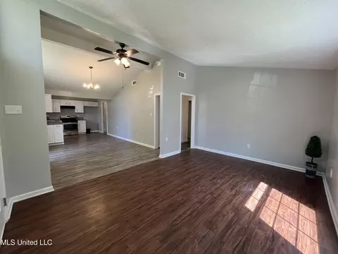 Living - 112 Truman Cir, Jackson, MS 39213 photo 1 of 2