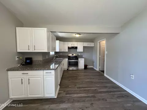 Kitchen - 112 Truman Cir, Jackson, MS 39213 photo 1 of 3