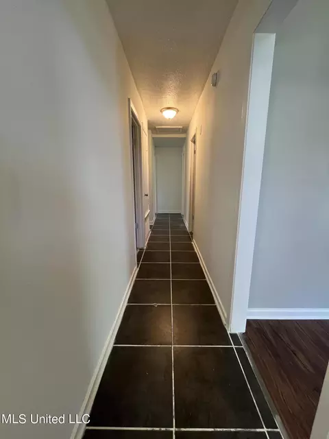 Entry Way - 112 Truman Cir, Jackson, MS 39213 photo 1 of 1