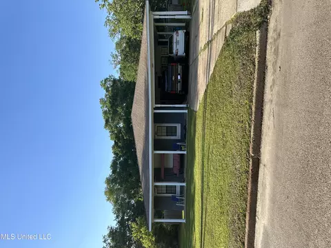 4507 Navaho Ave, Pascagoula, MS 39581