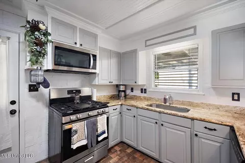 Kitchen - 109 Martha Ln, Brandon, MS 39042 photo 3 of 3