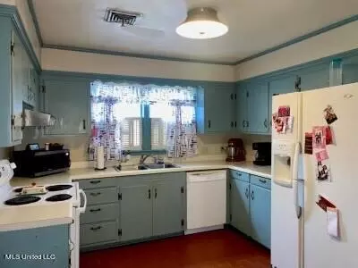 Kitchen - 426 Ruby Ave, Drew, MS 38737 photo 1 of 1