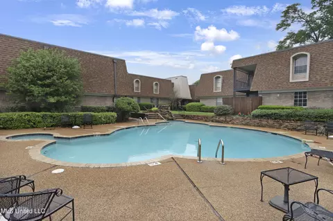 Exterior - 5155 Wayneland Dr #B-6, Jackson, MS 39211 photo 4 of 6