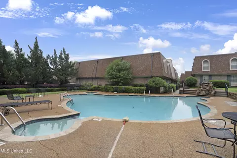 Exterior - 5155 Wayneland Dr #B-6, Jackson, MS 39211 photo 3 of 6