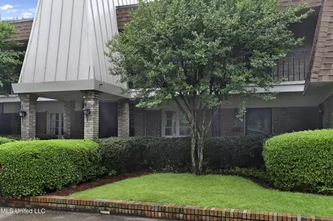 5155 Wayneland Dr #B-6, Jackson, MS 39211