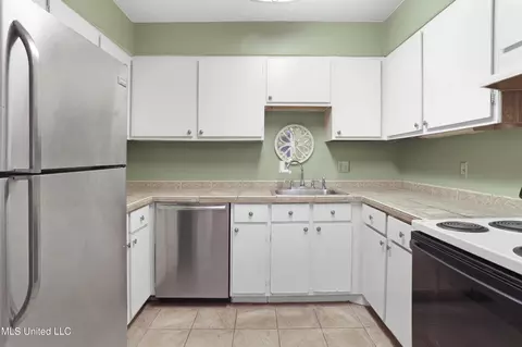 Kitchen - 5155 Wayneland Dr #B-6, Jackson, MS 39211 photo 1 of 1