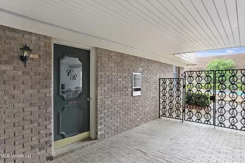 Exterior - 5155 Wayneland Dr #B-6, Jackson, MS 39211 photo 5 of 6
