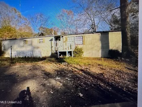 117 Rolling Hills Dr, Raymond, MS 39154