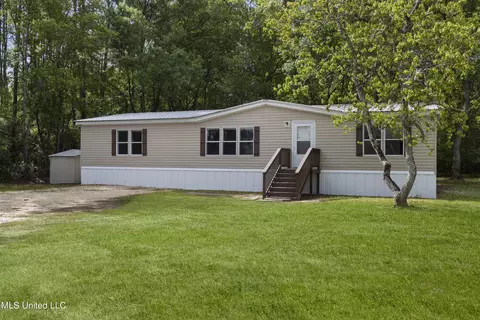 11612 Independence Rd, Moss Point, MS 39562