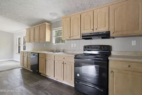 11612 Independence Rd, Moss Point, MS 39562 photo 3